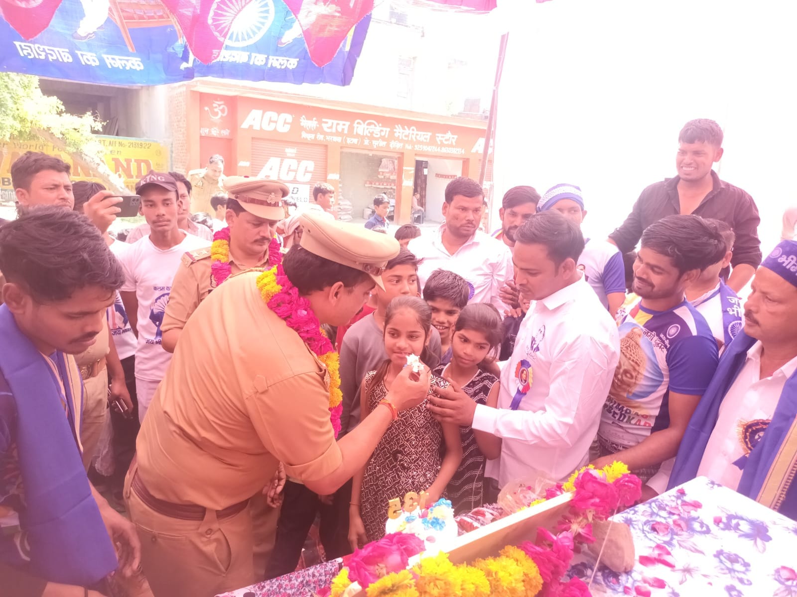 फोटो: 23 आंबेडकर शोभायात्रा में शामिल महापुरूषों की झांकियां। संवाद फोटो: 23 आंबेडकर शोभायात्रा में शामिल महापुरूषों की झांकियां। संवाद