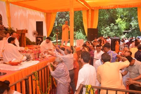 ज्योतिर्लिंग के पावन अंश के दर्शन को उमड़े श्रद्धालु ज्योतिर्लिंग के पावन अंश के दर्शन को उमड़े श्रद्धालु