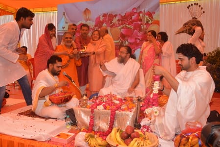 ज्योतिर्लिंग के पावन अंश के दर्शन को उमड़े श्रद्धालु ज्योतिर्लिंग के पावन अंश के दर्शन को उमड़े श्रद्धालु