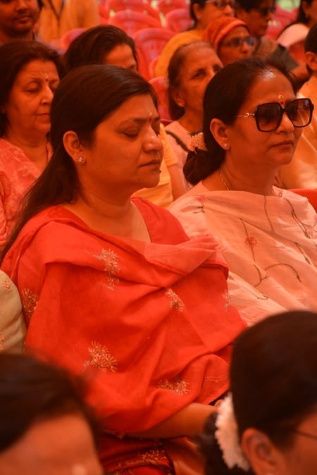 ज्योतिर्लिंग के पावन अंश के दर्शन को उमड़े श्रद्धालु ज्योतिर्लिंग के पावन अंश के दर्शन को उमड़े श्रद्धालु