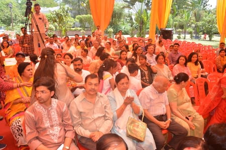 ज्योतिर्लिंग के पावन अंश के दर्शन को उमड़े श्रद्धालु ज्योतिर्लिंग के पावन अंश के दर्शन को उमड़े श्रद्धालु