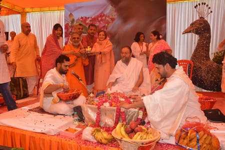 ज्योतिर्लिंग के पावन अंश के दर्शन को उमड़े श्रद्धालु ज्योतिर्लिंग के पावन अंश के दर्शन को उमड़े श्रद्धालु