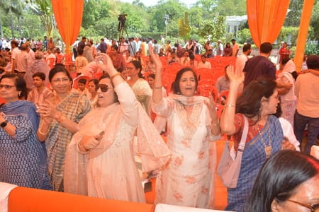 ज्योतिर्लिंग के पावन अंश के दर्शन को उमड़े श्रद्धालु ज्योतिर्लिंग के पावन अंश के दर्शन को उमड़े श्रद्धालु