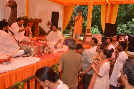 ज्योतिर्लिंग के पावन अंश के दर्शन को उमड़े श्रद्धालु ज्योतिर्लिंग के पावन अंश के दर्शन को उमड़े श्रद्धालु
