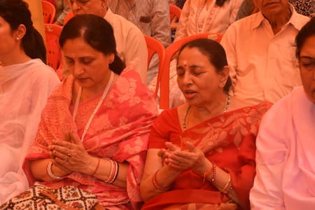 ज्योतिर्लिंग के पावन अंश के दर्शन को उमड़े श्रद्धालु ज्योतिर्लिंग के पावन अंश के दर्शन को उमड़े श्रद्धालु