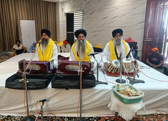 नारायणगढ़ के गुरुद्वारा श्री टोका साहिब में कीर्तन श्रवण करती संगत। प्रवक्ता नारायणगढ़ के गुरुद्वारा श्री टोका साहिब में कीर्तन श्रवण करती संगत। प्रवक्ता