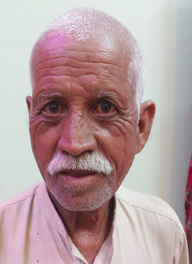 शहर की गैस एजेंसी पर लगी उपभोक्ताओं की लाइनें। संवाद शहर की गैस एजेंसी पर लगी उपभोक्ताओं की लाइनें। संवाद