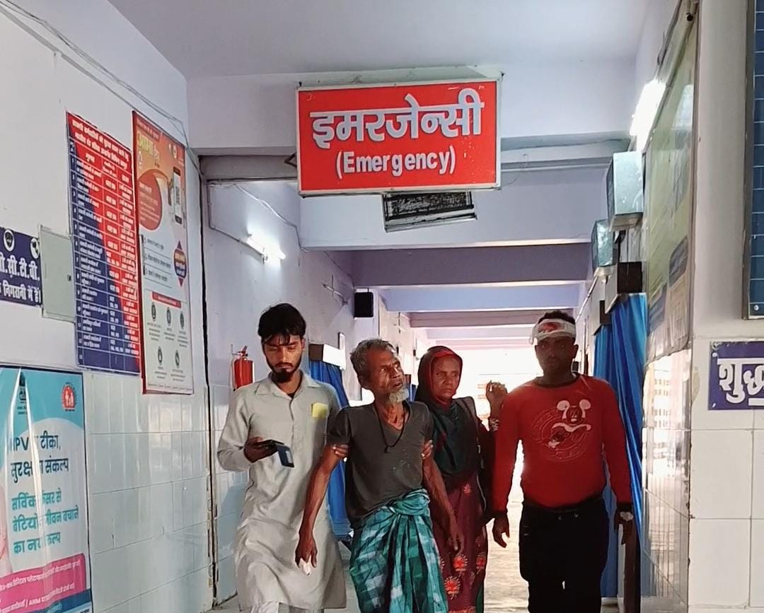 अस्पताल में इलाजरत घायल।