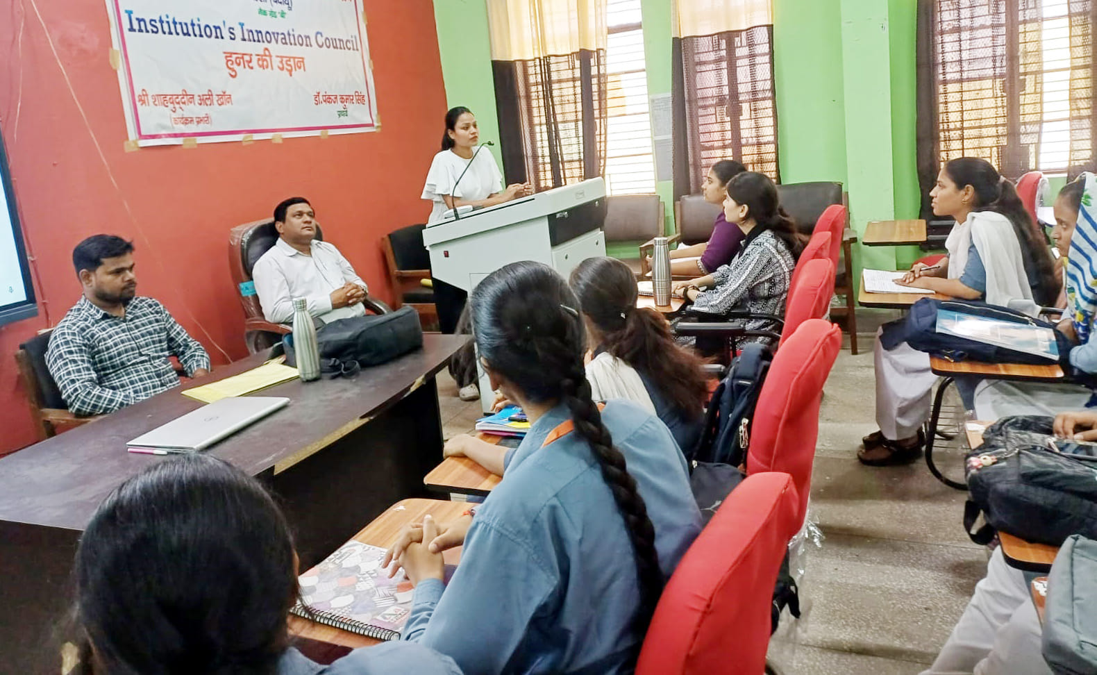 बिसौली में आयोजित कार्यक्रम में भाग लेती महिलाएं। स्रोत- भाजपा