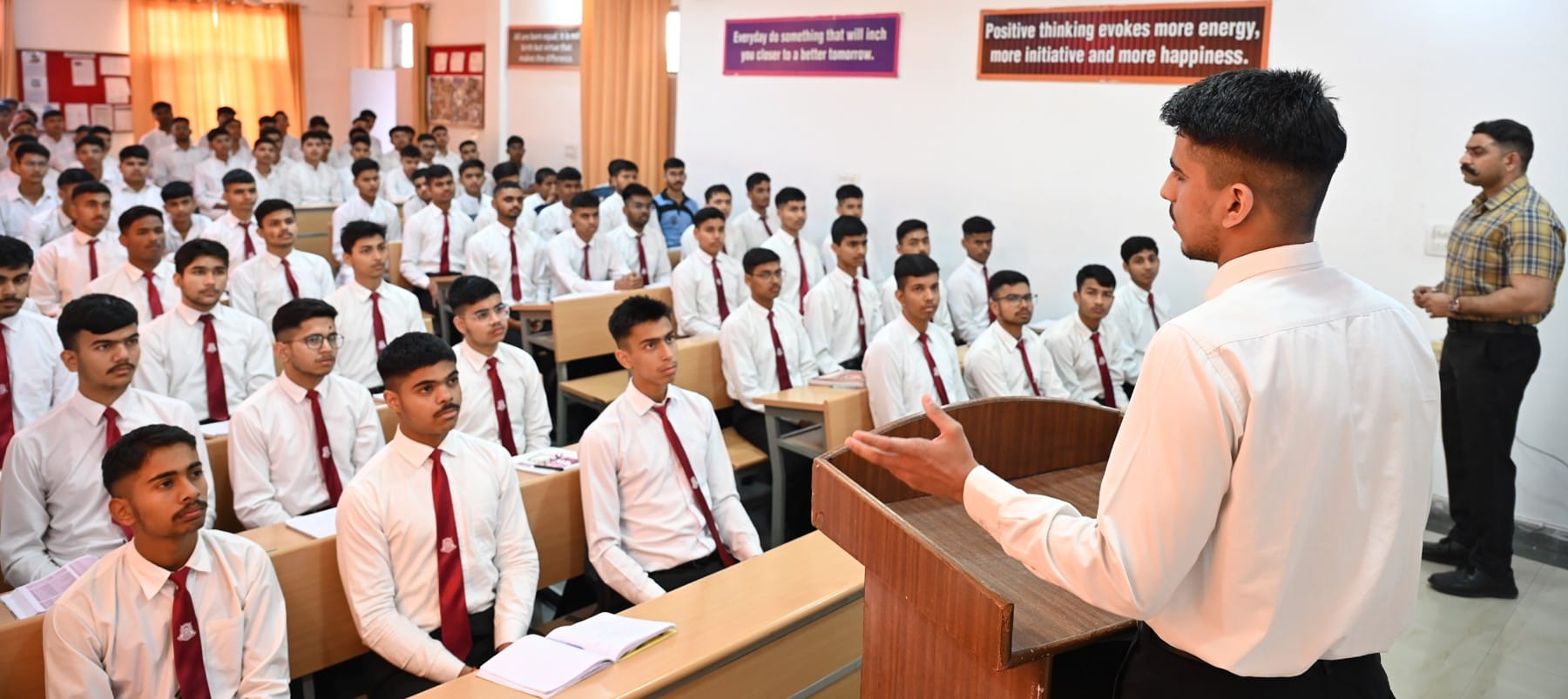 कुरुक्षेत्र। शैक्षणिक भ्रमण के अनुभव साझा करते गुरुकुल के विद्यार्थी। विज्ञप्ति