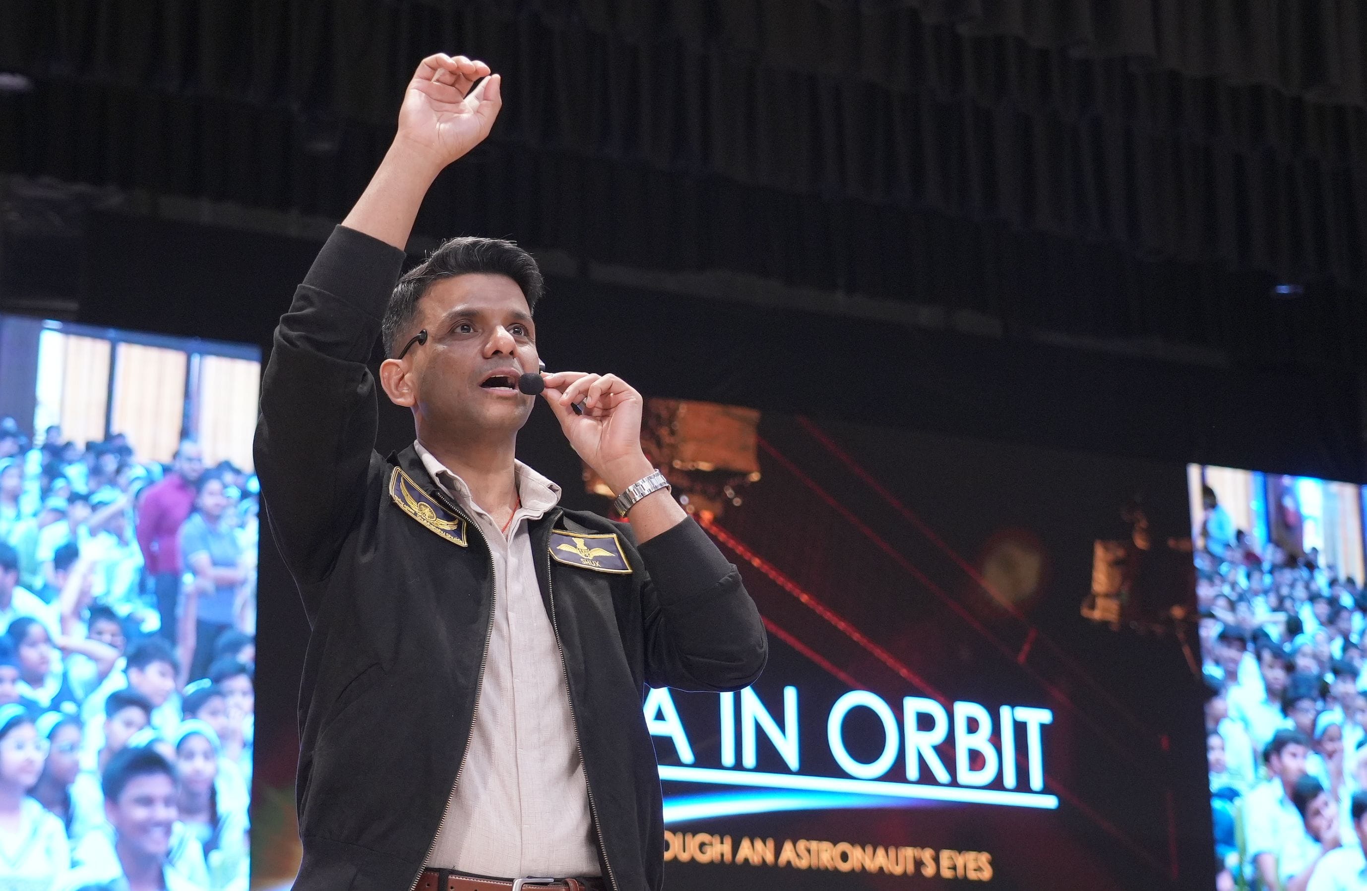 सीएमएस में पहुंचे शुभांशु शुक्ला ने छात्रों से किया संवाद सीएमएस में पहुंचे शुभांशु शुक्ला ने छात्रों से किया संवाद