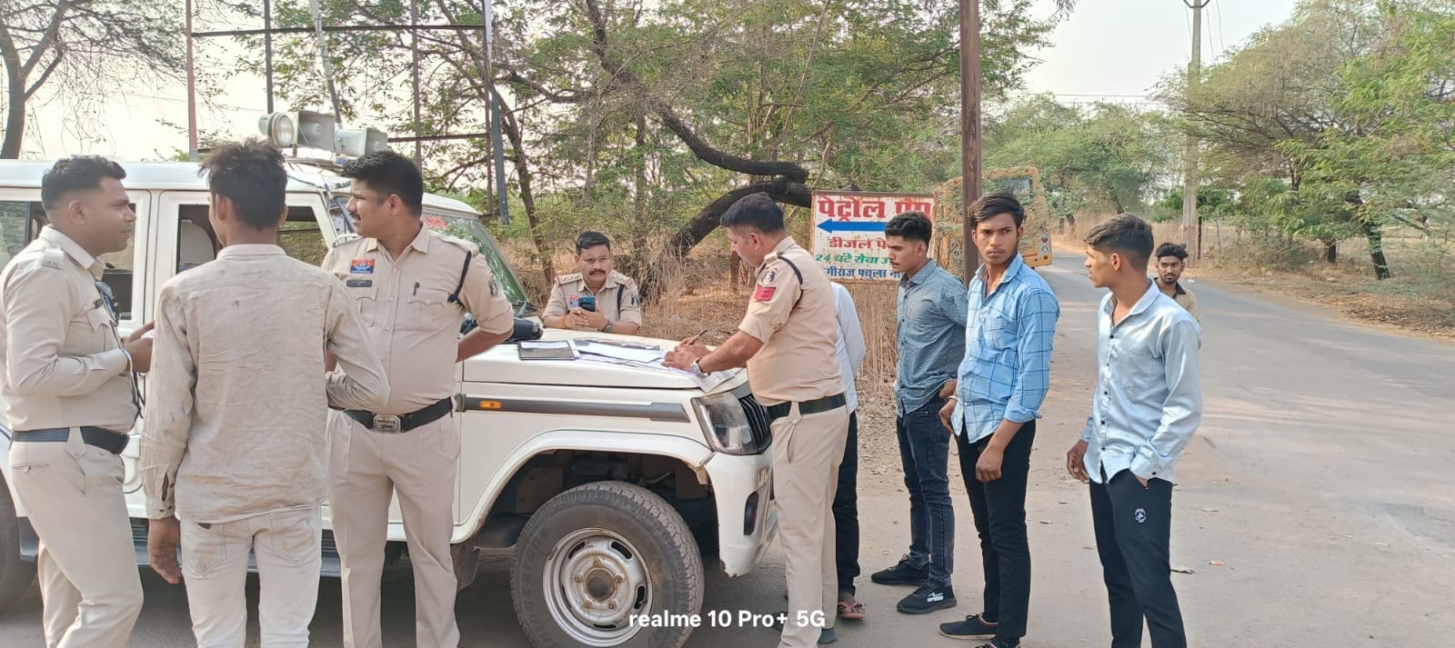 यातायात निगम तोड़ने वाले के खिलाफ कार्रवाई की है
