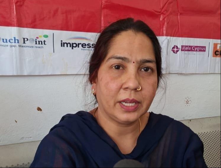 हिंदू कन्या महाविद्यालय में संवाद कार्यक्रम के दौरान चर्चा करतीं प्राध्यापिकाएं और छात्राएं। सं हिंदू कन्या महाविद्यालय में संवाद कार्यक्रम के दौरान चर्चा करतीं प्राध्यापिकाएं और छात्राएं। सं