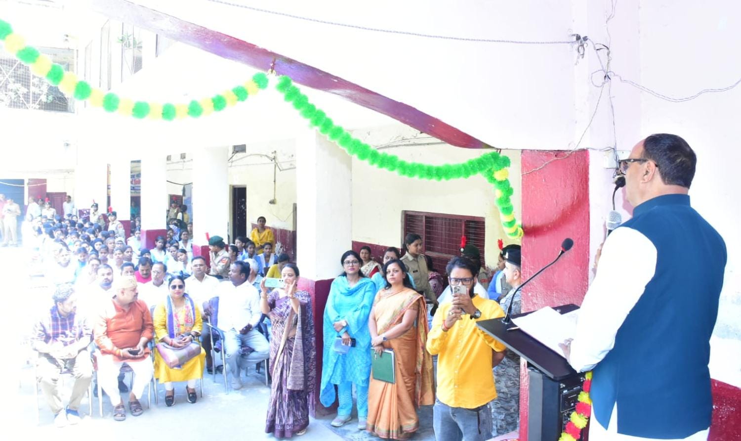 नारी शक्ति वंदन यात्रा कार्यक्रम में मौजूद डिप्टी सीएम ब्रजेश पाठक। स्रोत ः आयोजक