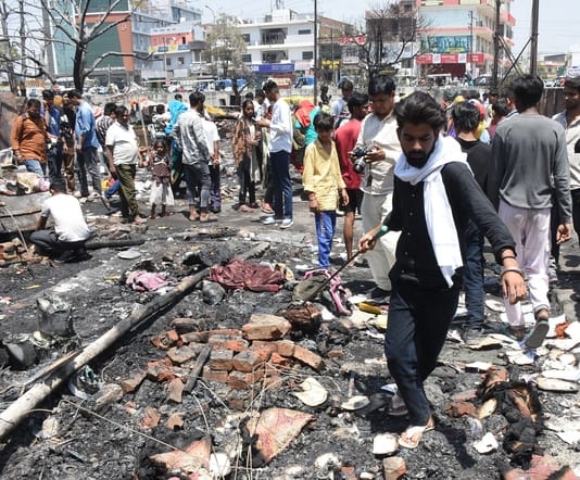 विकास नगर सेक्टर-12 में झुग्गी बस्ती में हुए अग्निकांड के दूसरे दिन कूछ ये रहे हालात।