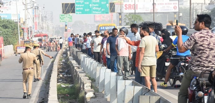 विकास नगर सेक्टर-12 में झुग्गी बस्ती में हुए अग्निकांड के दूसरे दिन कूछ ये रहे हालात।