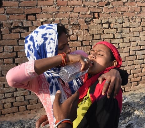 विकास नगर सेक्टर-12 में झुग्गी बस्ती में हुए अग्निकांड के दूसरे दिन कूछ ये रहे हालात।