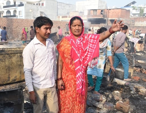 विकास नगर सेक्टर-12 में झुग्गी बस्ती में हुए अग्निकांड के दूसरे दिन कूछ ये रहे हालात।