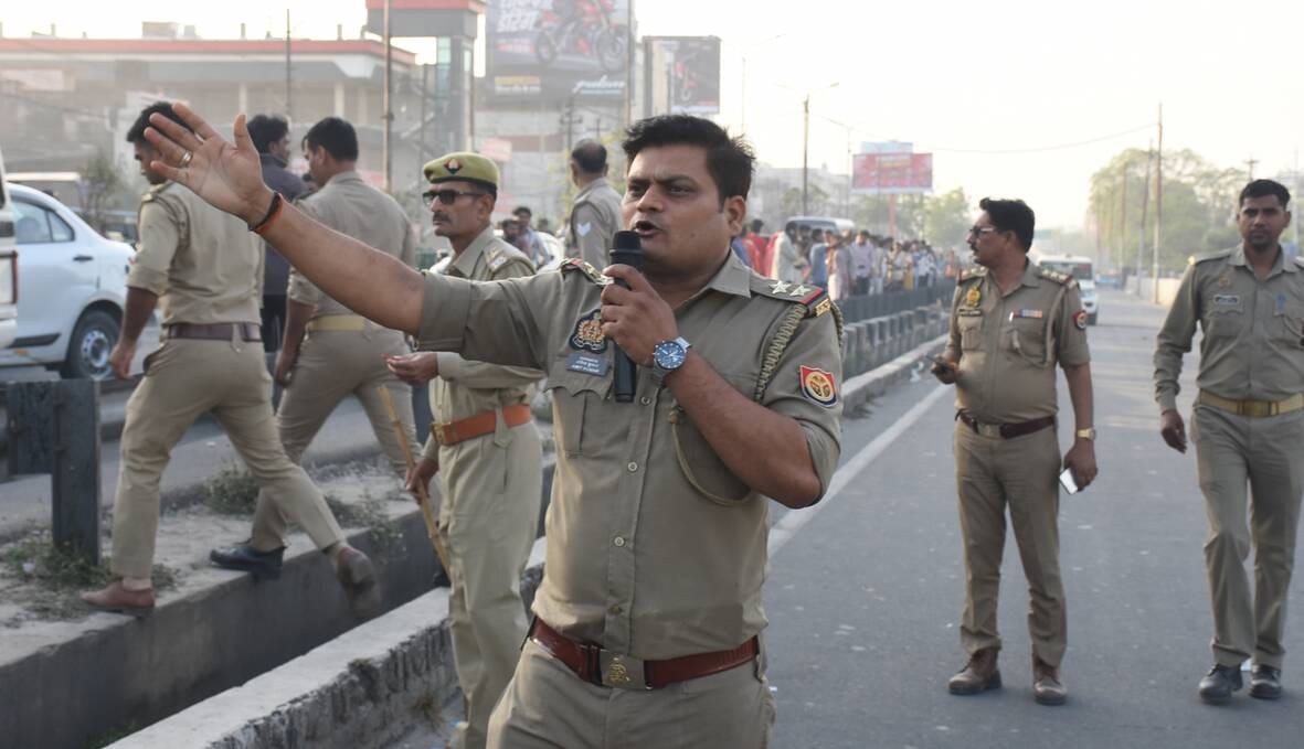 विकास नगर सेक्टर-12 में झुग्गी बस्ती में हुए अग्निकांड के दूसरे दिन कूछ ये रहे हालात।
