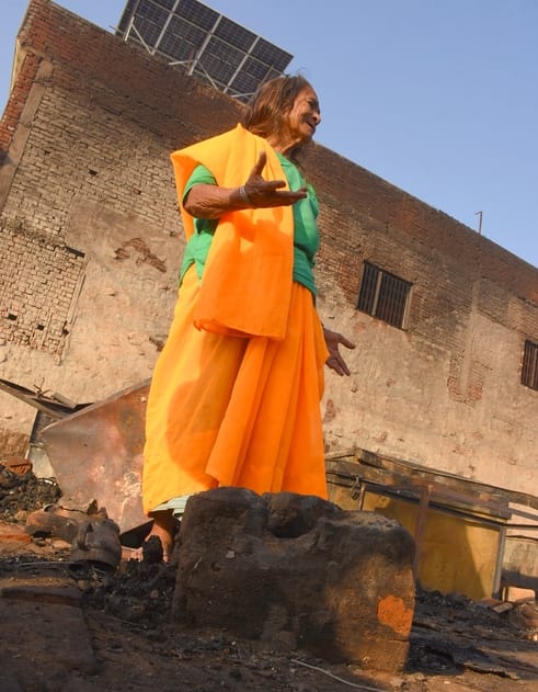 विकास नगर सेक्टर-12 में झुग्गी बस्ती में हुए अग्निकांड के दूसरे दिन कूछ ये रहे हालात।