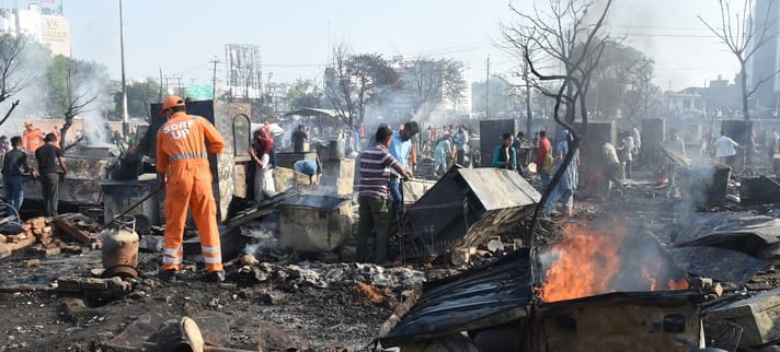 विकास नगर सेक्टर-12 में झुग्गी बस्ती में हुए अग्निकांड के दूसरे दिन कूछ ये रहे हालात।