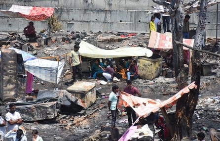 विकास नगर सेक्टर-12 में झुग्गी बस्ती में हुए अग्निकांड के दूसरे दिन कूछ ये रहे हालात।