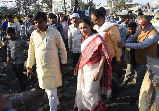 विकास नगर सेक्टर-12 में झुग्गी बस्ती में हुए अग्निकांड के दूसरे दिन कूछ ये रहे हालात।