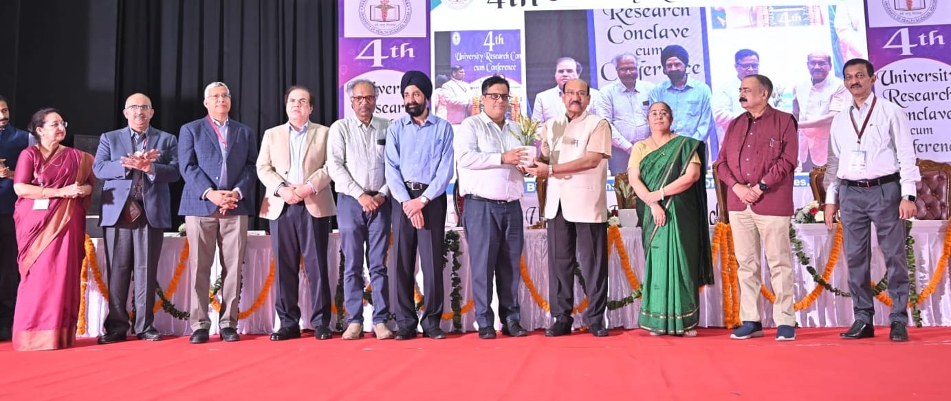 41-पीजीआई में आयोजित चौथे रिसर्च कॉन्क्लेव के शुभारंभ अवसर पर सुश्रुत ऑडिटोरियम में उपस्थित वि