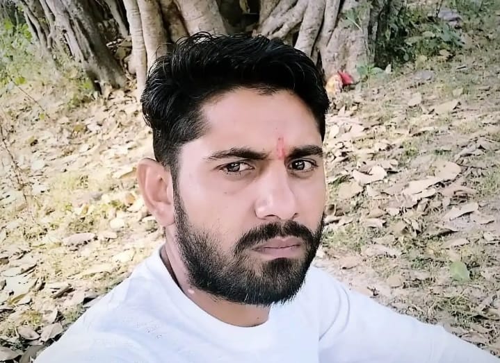 फोटो17एचएएमपी 36- कलक्ट्रेट स्थित धूप घड़ी का प्वाइंट। संवाद