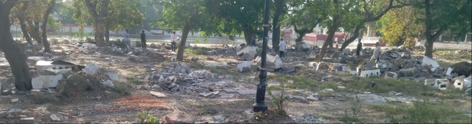 कुरुक्षेत्र। भौरखे हटाने के बाद केडीबी की ओर से जेसीबी से कराई गई सफाई व अपने पितरों की तलाश मे