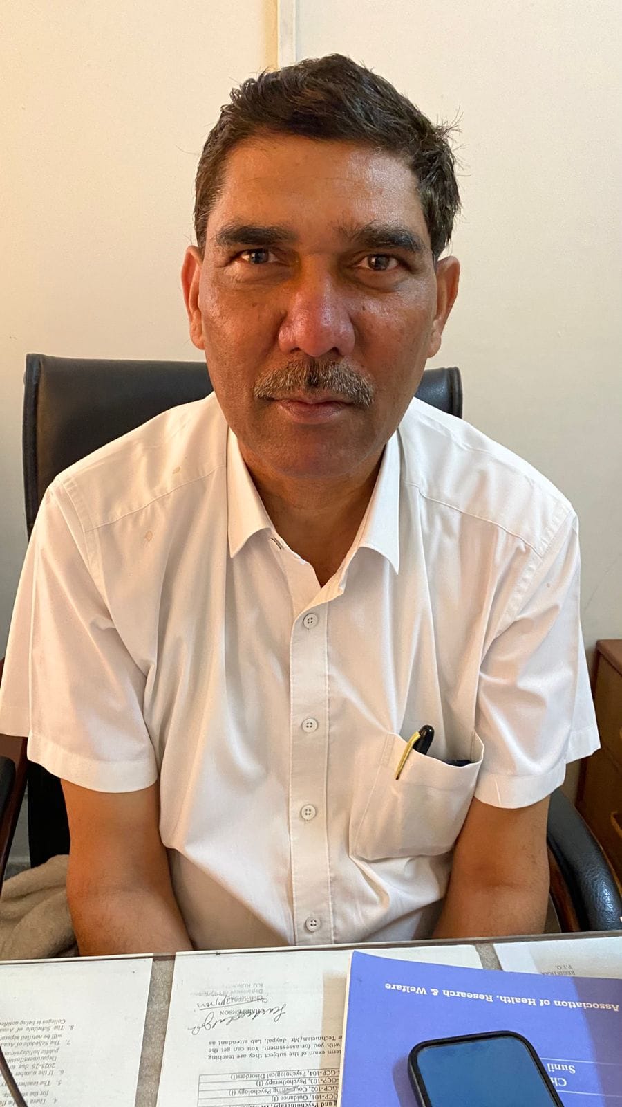 कुरुक्षेत्र। पूर्व डीआरडीओ वैज्ञानिक डॉ उपदेश कुमार चर्चा करते हुए। संवाद कुरुक्षेत्र। पूर्व डीआरडीओ वैज्ञानिक डॉ उपदेश कुमार चर्चा करते हुए। संवाद