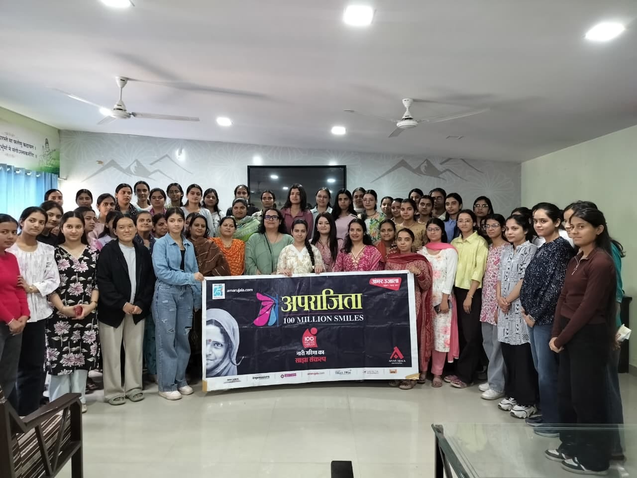 -कृतिका,छात्रा।संवाद