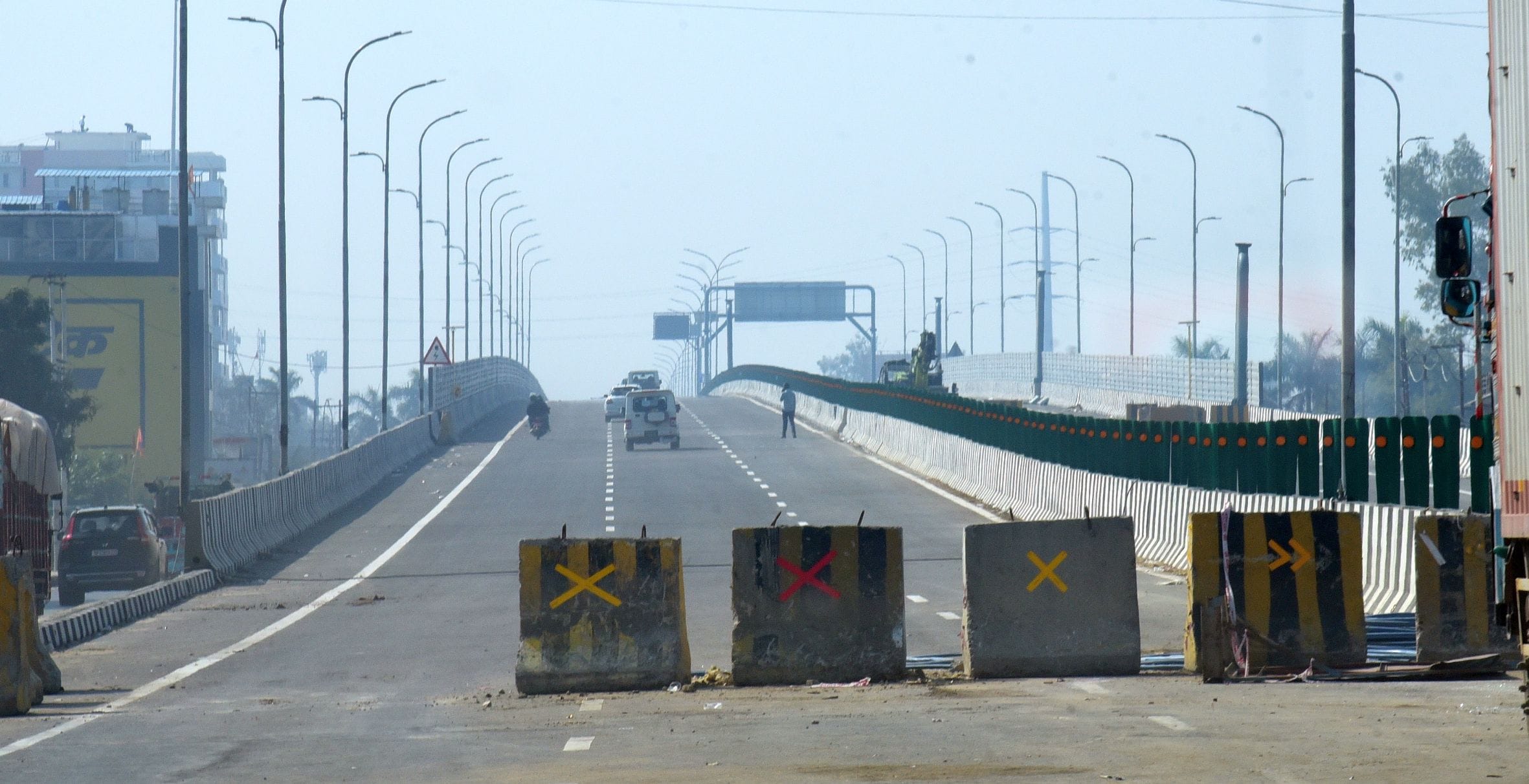 लखनऊ-कानपुर एक्सप्रेसवे। लखनऊ-कानपुर एक्सप्रेसवे।