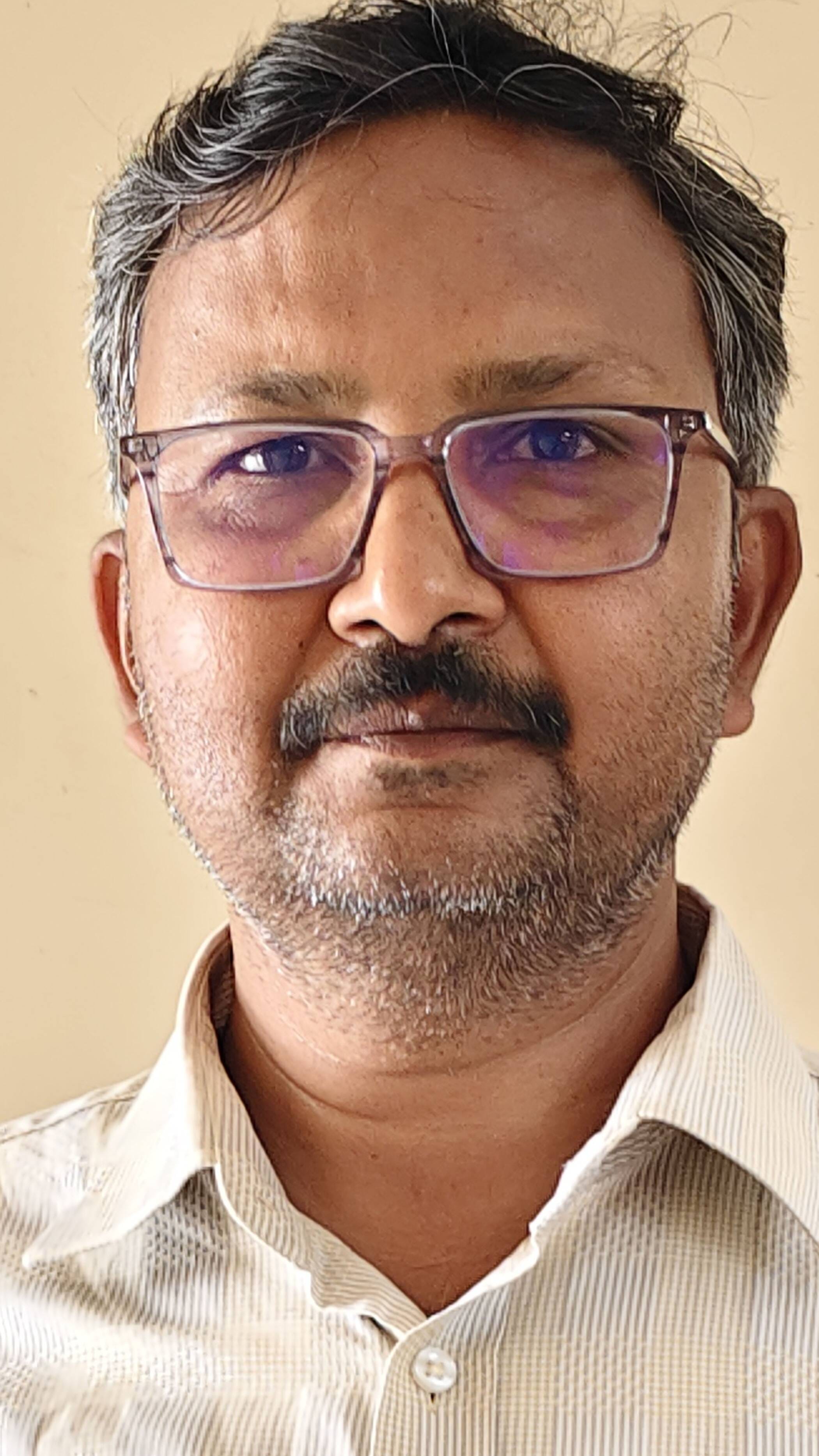 फोटो-25-संपूर्ण समाधान दिवस में शिकायतें सुनते डीएम और जहानाबाद विधायक। संवाद फोटो-25-संपूर्ण समाधान दिवस में शिकायतें सुनते डीएम और जहानाबाद विधायक। संवाद