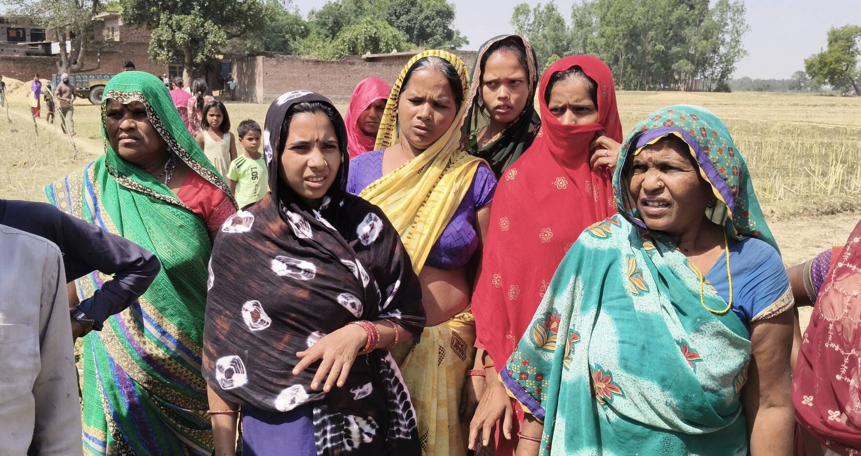 मदनापुर ब्लाॅक के गांव राजपुर नगला में इसी स्थान पर लगी थी प्रतिमा। संवाद मदनापुर ब्लाॅक के गांव राजपुर नगला में इसी स्थान पर लगी थी प्रतिमा। संवाद
