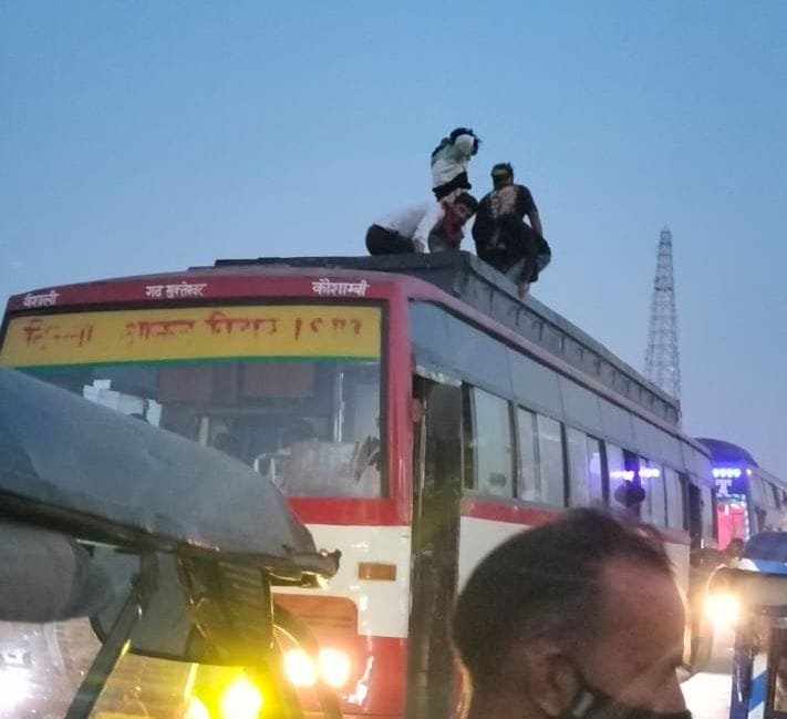 निजी बस के परिचालक का दिया गया टिकट। संवाद निजी बस के परिचालक का दिया गया टिकट। संवाद