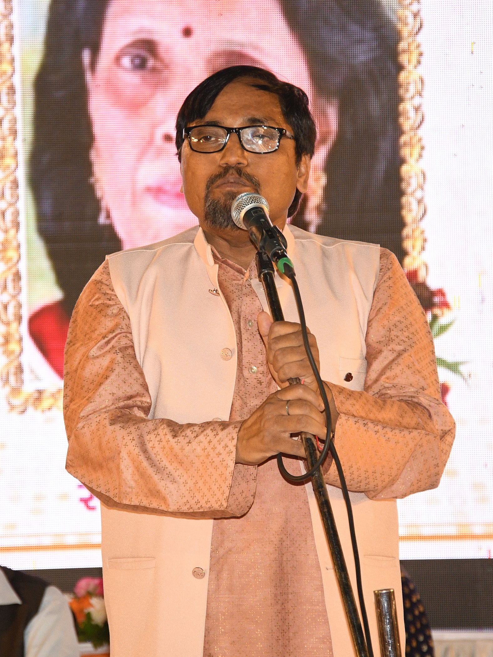 सम्मान समारोह में मौजूद उप मुख्यमंत्री ब्रजेश पाठक और सम्मानित रचनाकार। -संवाद सम्मान समारोह में मौजूद उप मुख्यमंत्री ब्रजेश पाठक और सम्मानित रचनाकार। -संवाद