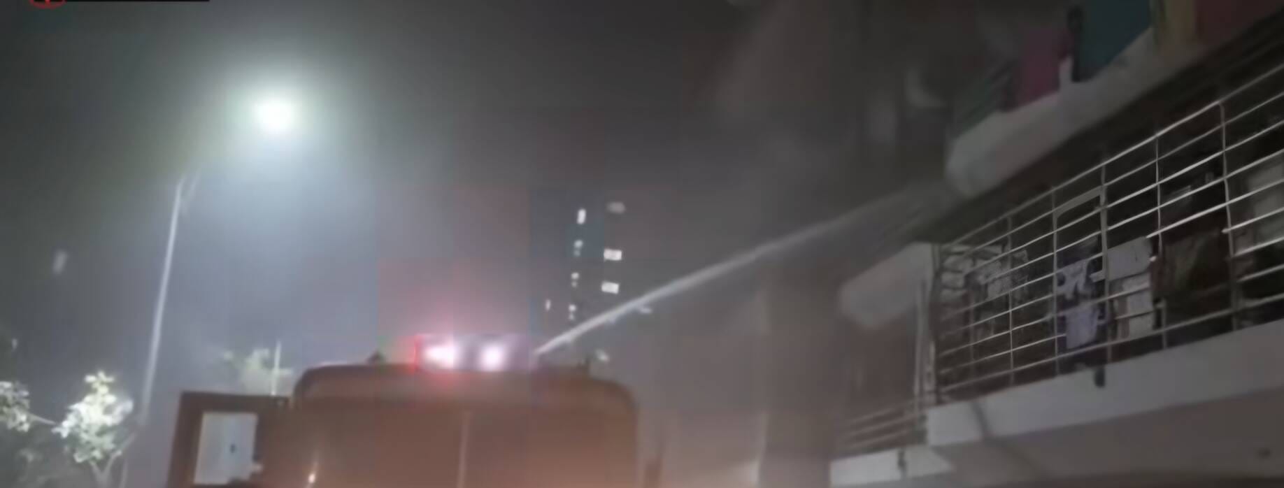 फोटो ::सोनीपत के कुंडली स्थित टीडीआई किंग्सबरी के फ्लैट में लगी आग। स्रोत पाठक