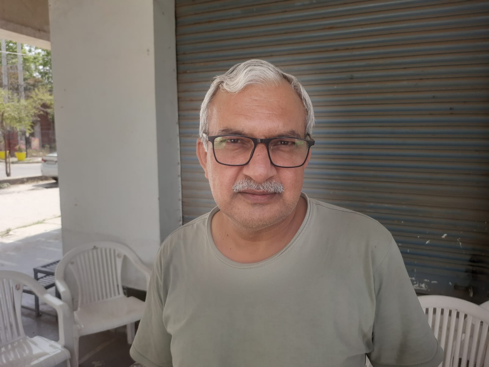 फोटो : सोनीपत के सेक्टर-15 के पास कैलाशपुर जाने वाले मार्ग के साथ लगती जमीन पर फैली गंदगी। संवा