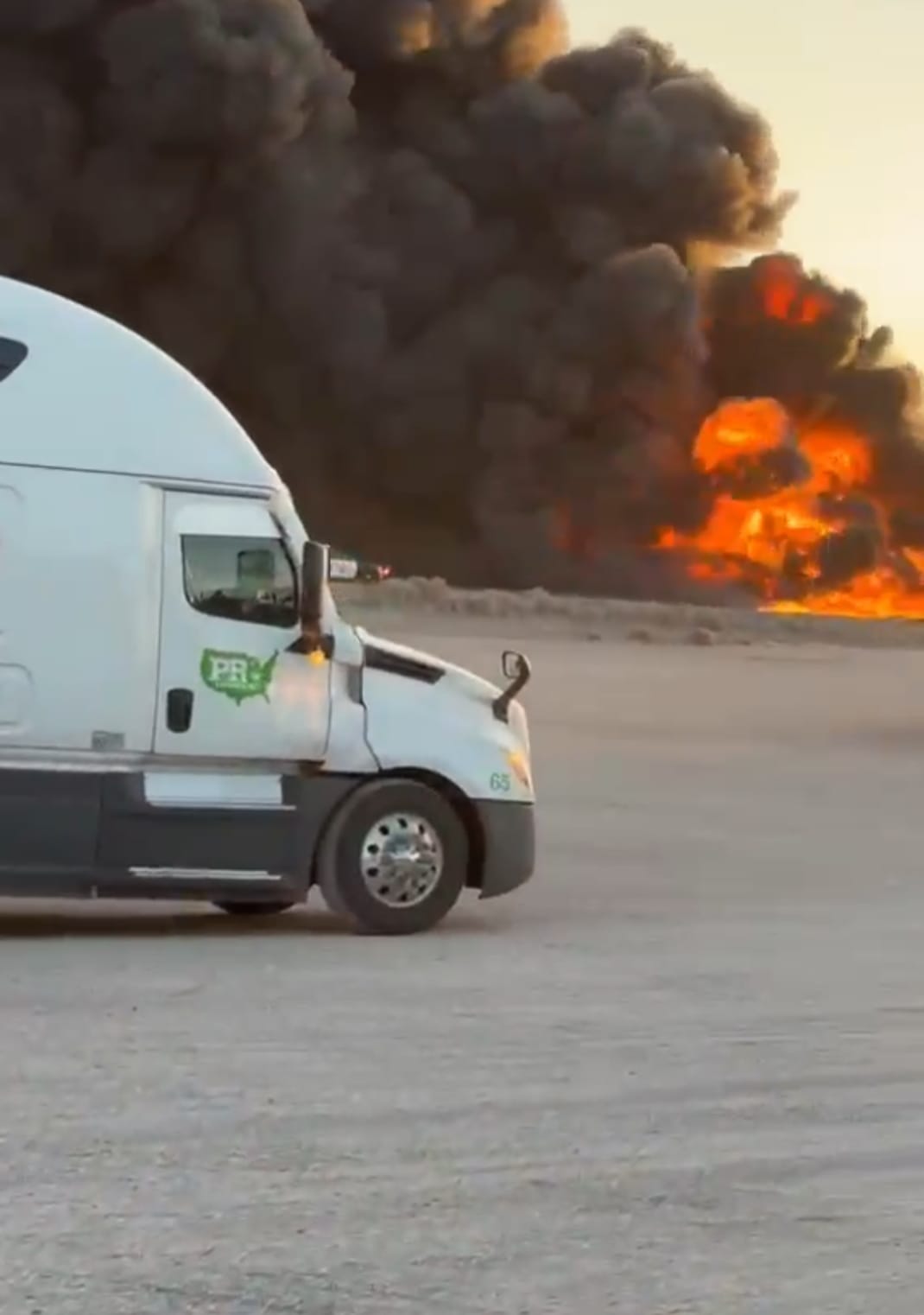 अपनी बहनों के साथ सिमरनजीत सिंह।