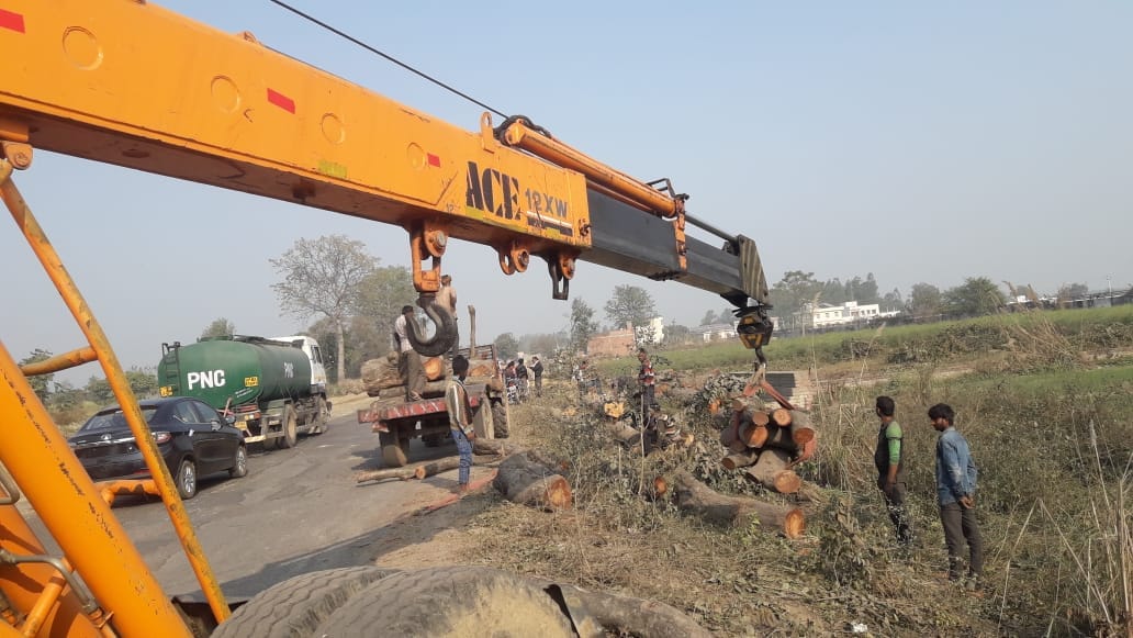 फोटो 47 कासगंज में एक खेत में पंप से पानी लगाता किसान। स्रोत: फाइल फोटो फोटो 47 कासगंज में एक खेत में पंप से पानी लगाता किसान। स्रोत: फाइल फोटो