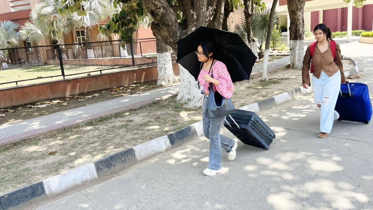 कुरुक्षेत्र। कभी दिन-रात चहल पहल रहती थी अब एनआईटी की ये सड़कें इस तरह हुई सूनसान। संवाद कुरुक्षेत्र। कभी दिन-रात चहल पहल रहती थी अब एनआईटी की ये सड़कें इस तरह हुई सूनसान। संवाद