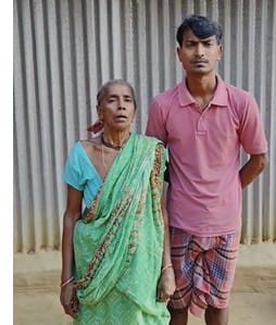 शुकतीर्थ में जलती सुपरवाइजर की चिता : वीडियो ग्रेब शुकतीर्थ में जलती सुपरवाइजर की चिता : वीडियो ग्रेब