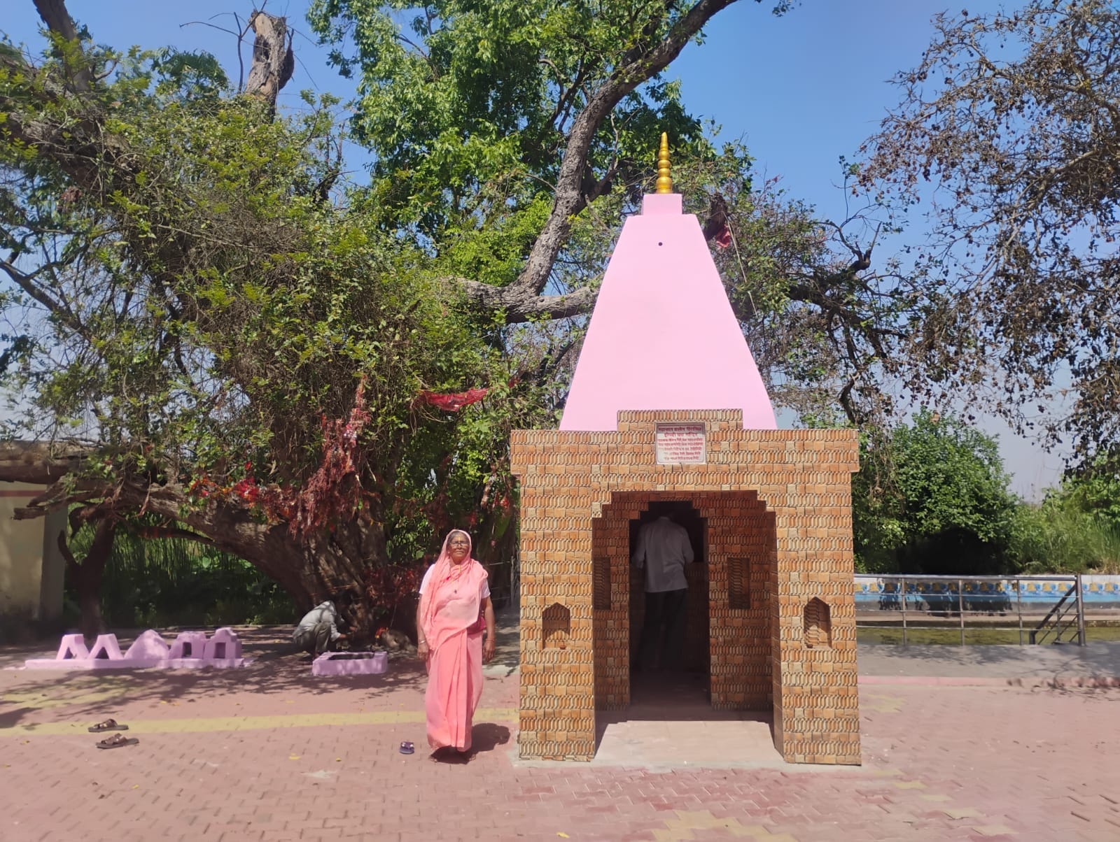 द्रौपदी घाट मंदिर पर मौजूद प्राकृतिक पानी की जल धारा स्रोत संवाद