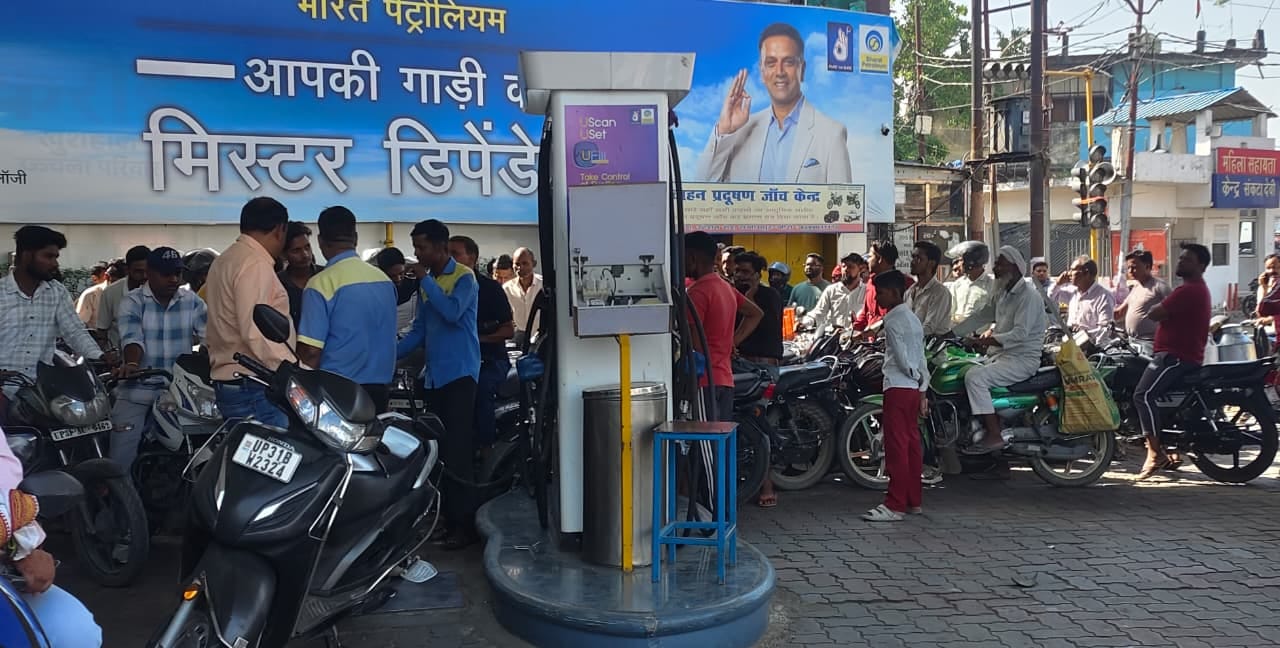 अलीगंज के इंडियन ऑयल पर पसरा सन्नाटा। संवाद