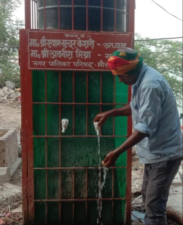 चुनार नगर पालिका के चकईपुर मोहाना में खराब हाल में पड़ा हुआ वाटर कूलर। फोटो संवाद