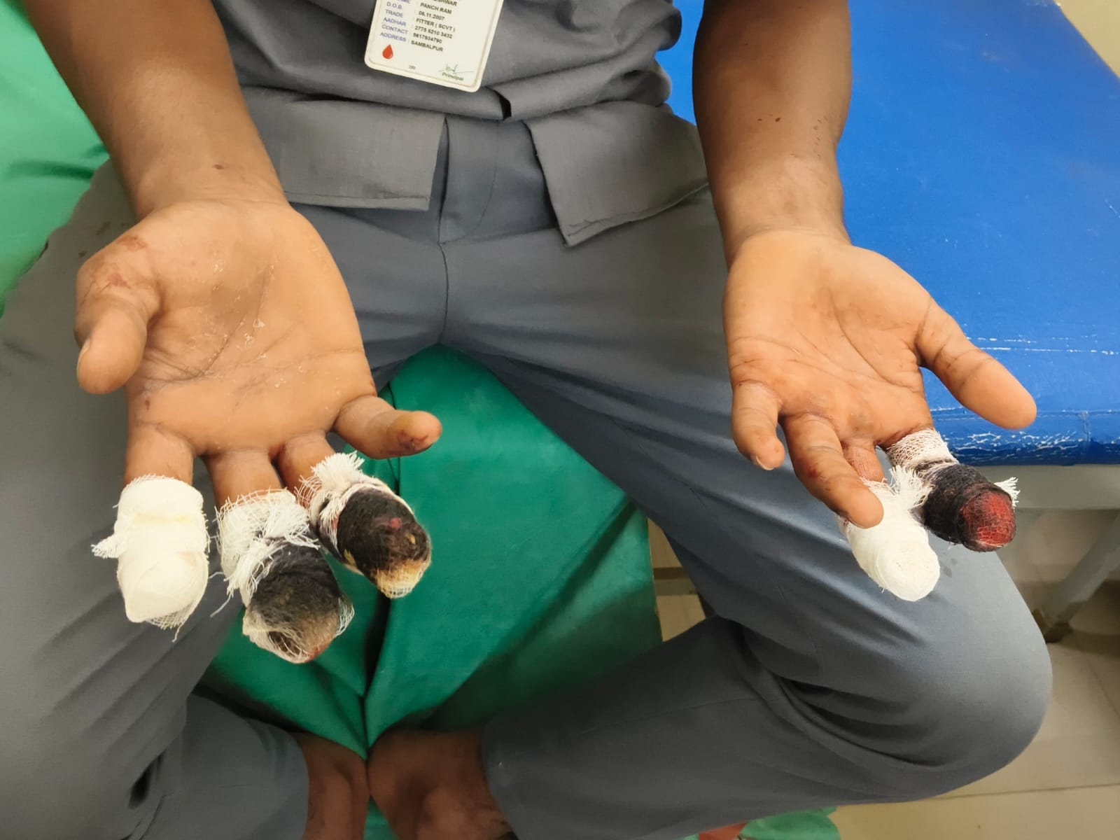 छात्रों से कराया काम