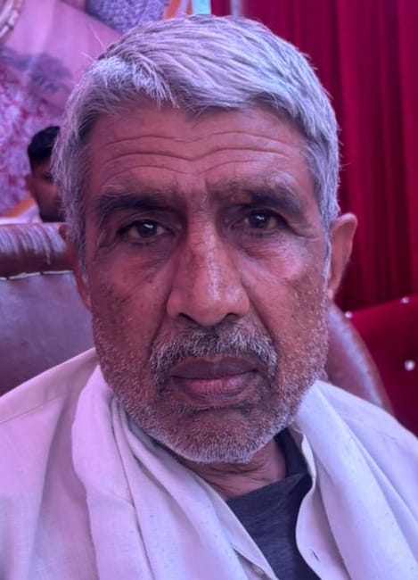 वार्ड में लगा कूड़े का ढ़ेर। संवाद