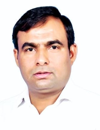 वार्ड में लगा कूड़े का ढ़ेर। संवाद