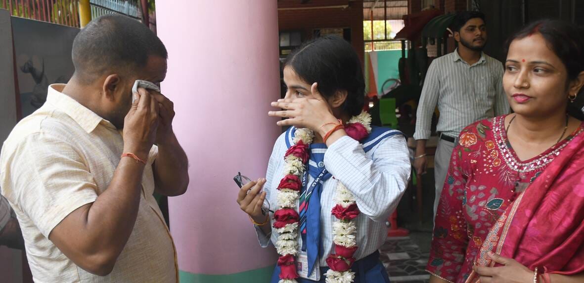 आरोही सिंह ने हाईस्कूल में 96.17 प्रतिशत अंक प्राप्त किए।